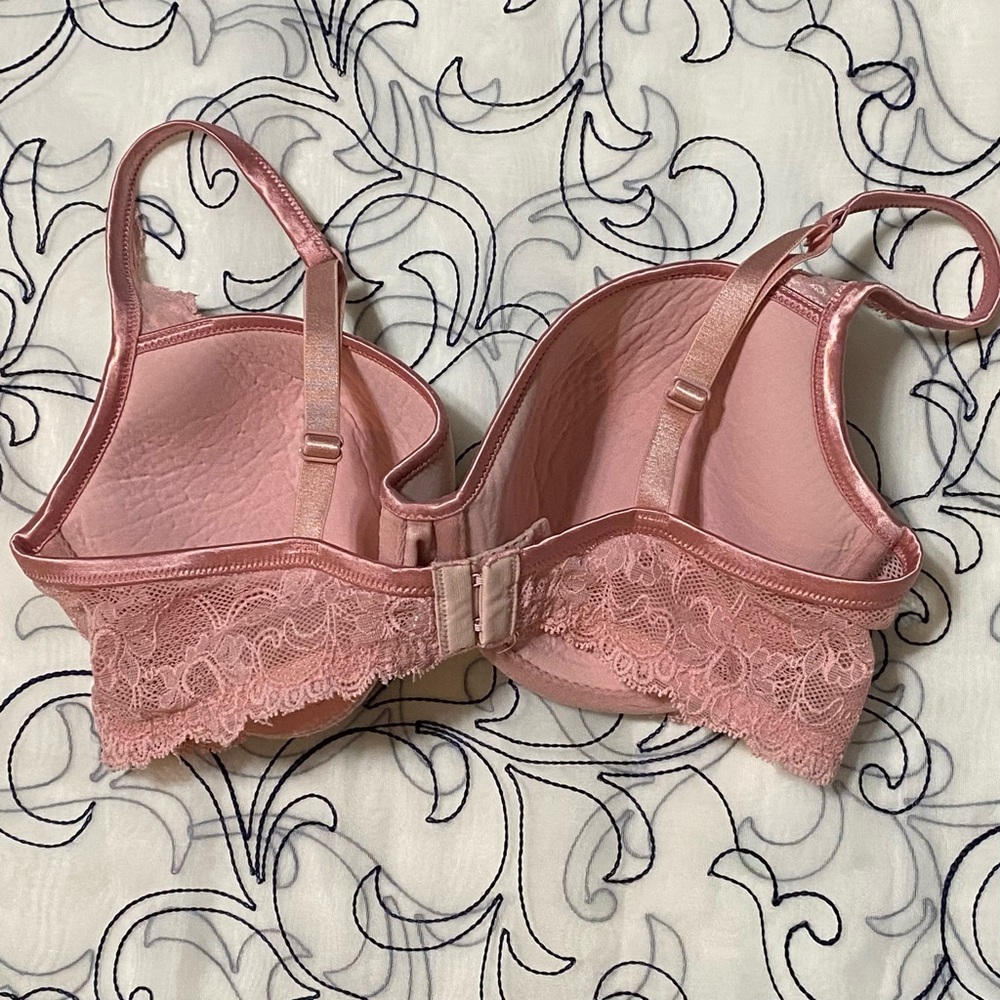 COPY - Victoria’s Secret Underwire Bra - 36/D - Pink